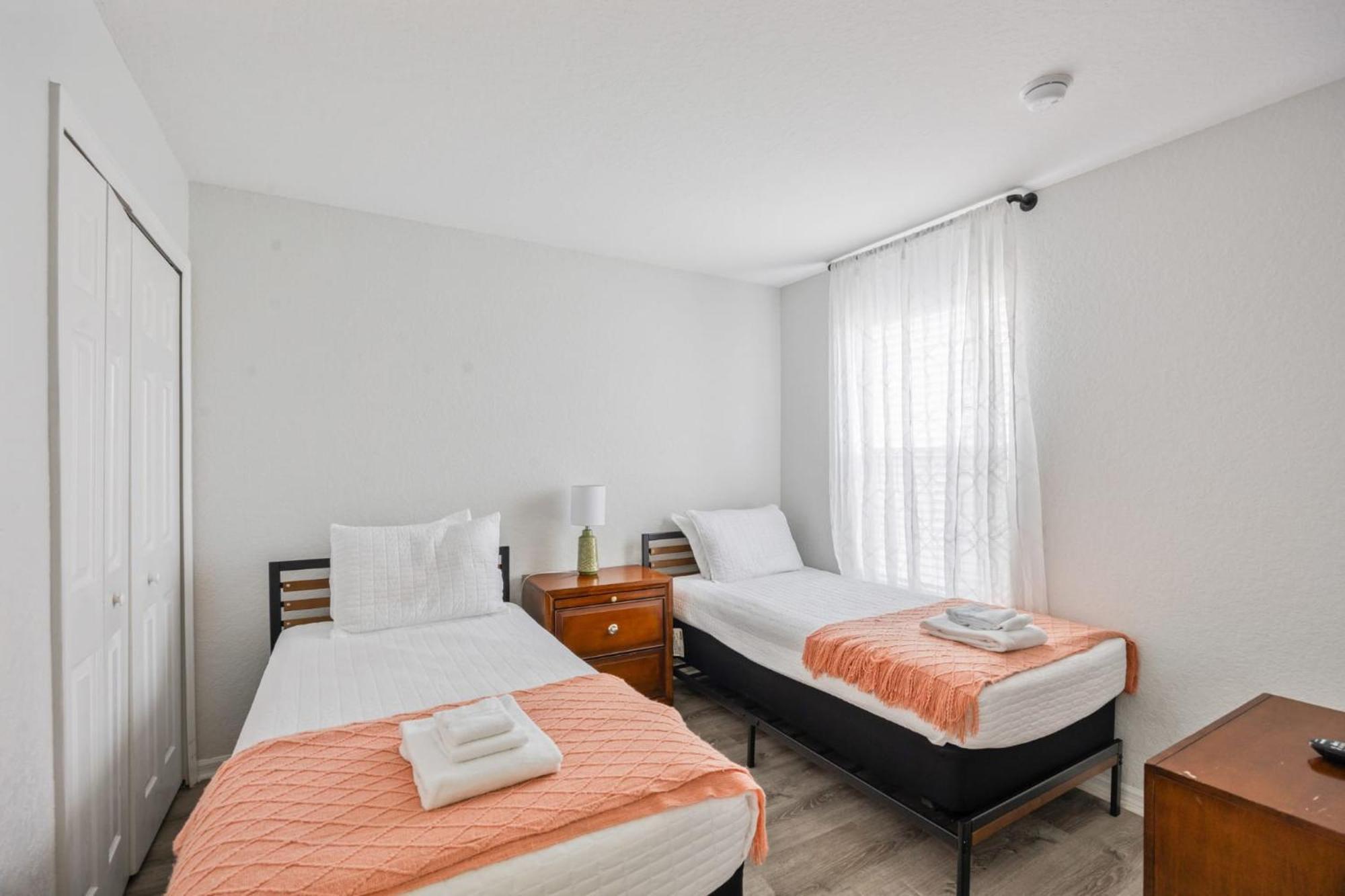 Cozy Stylish Townhome Дейвънпорт Екстериор снимка